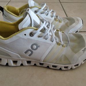 Women's On Cloud X shift Size 8